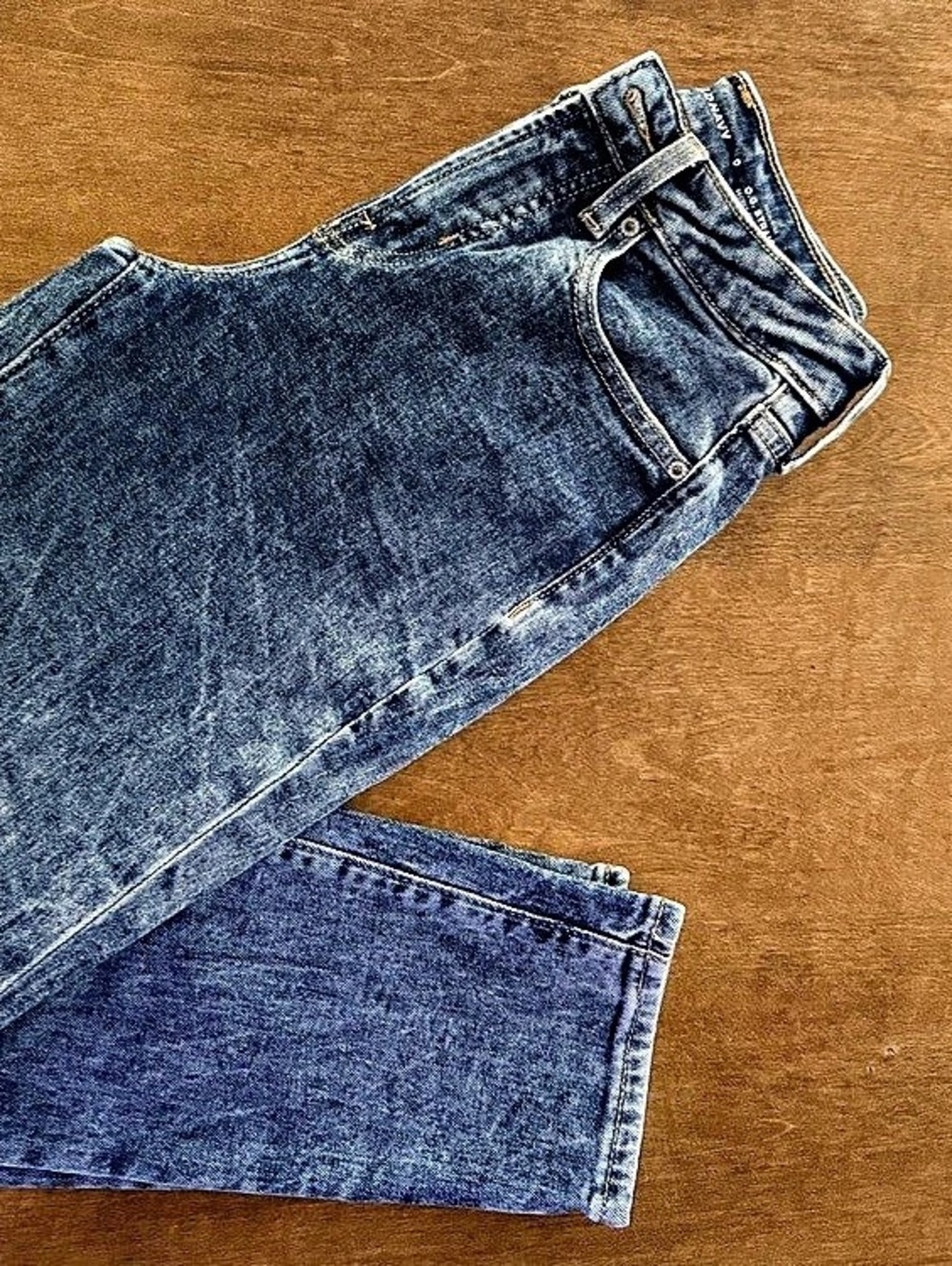 Old Navy High-Waisted O.G. Straight Secret-Smooth Pockets Jeans. Jeans in Blue